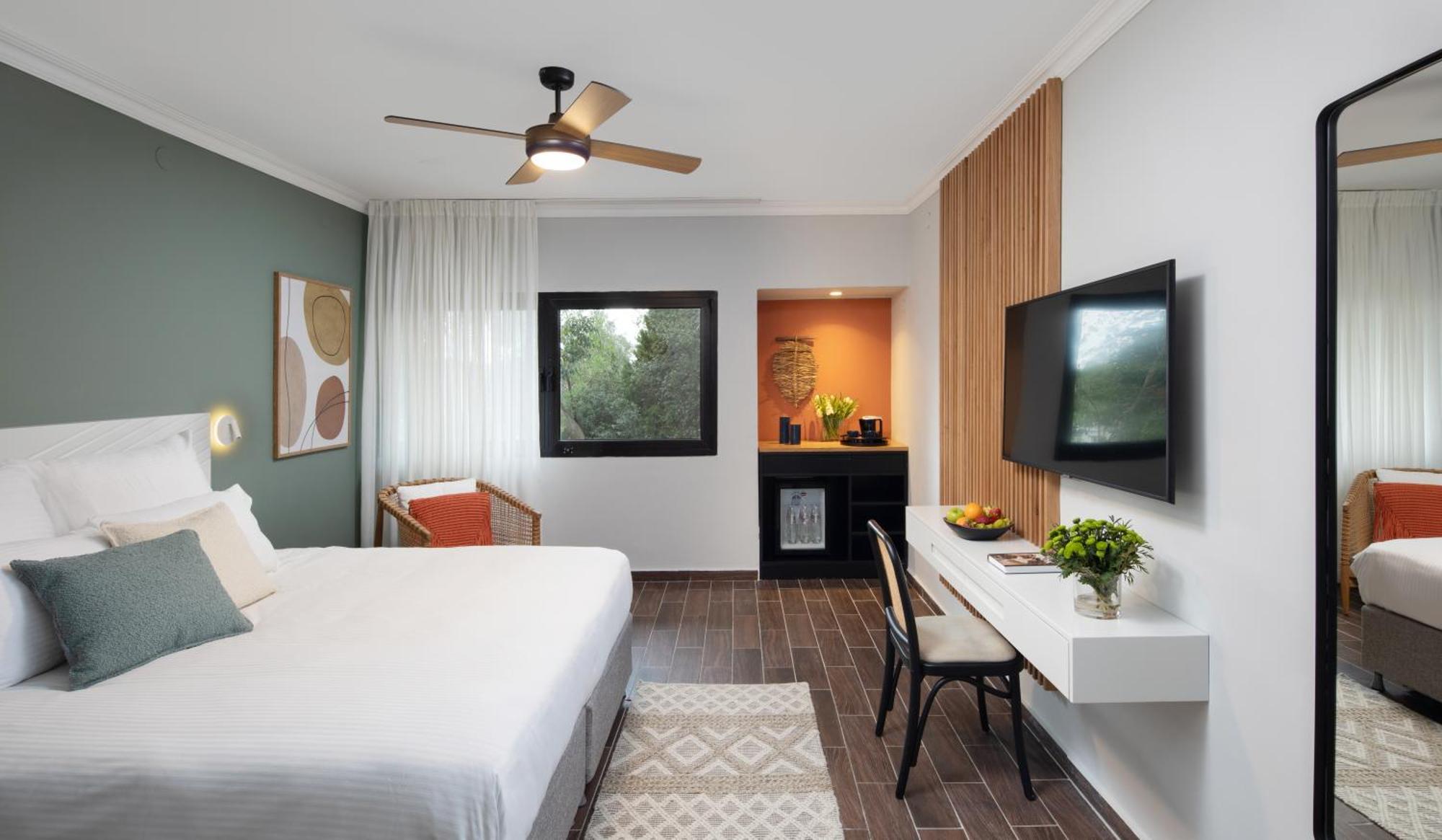 C Hotel Neve Ilan Kültér fotó