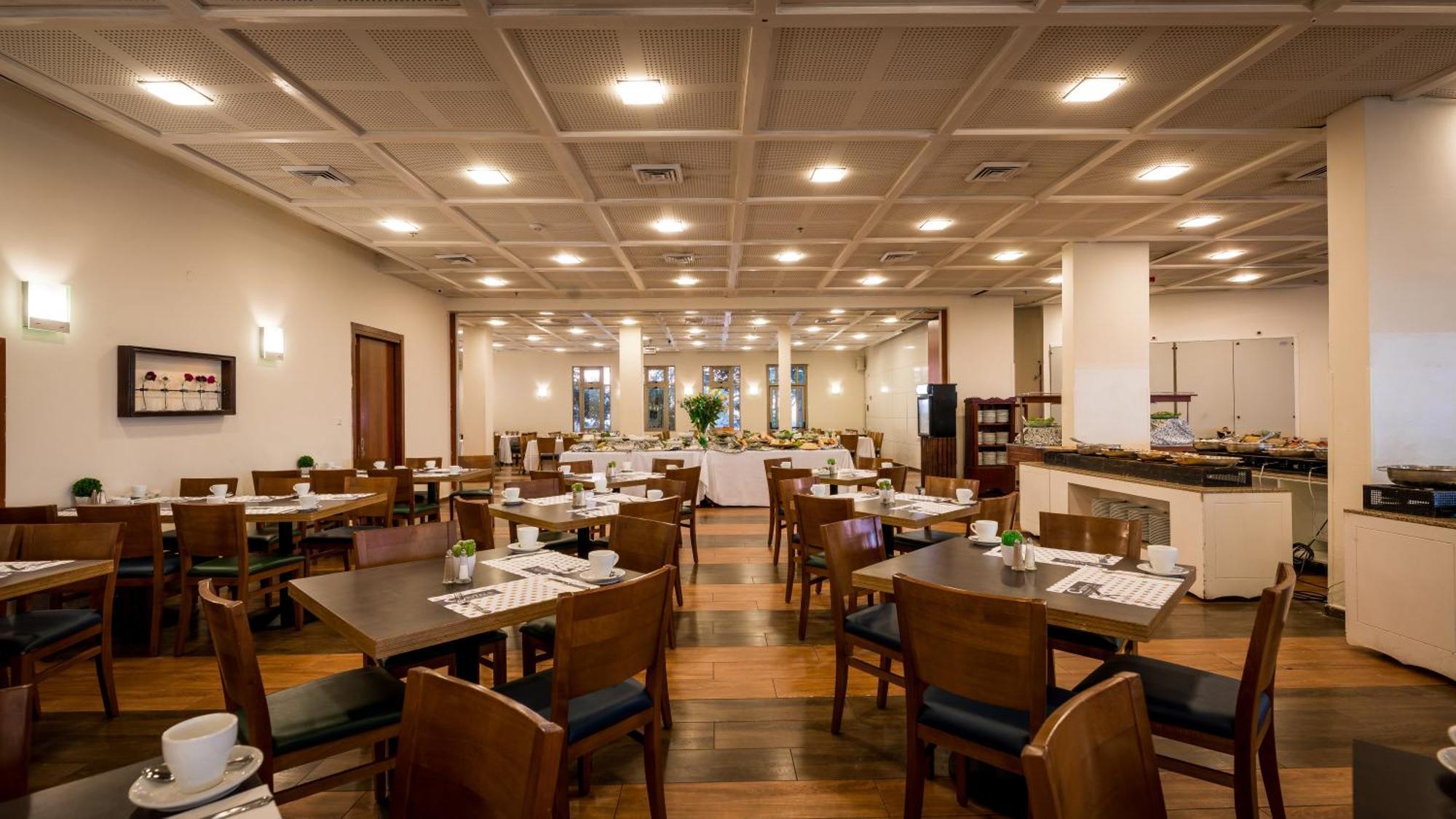 C Hotel Neve Ilan Kültér fotó