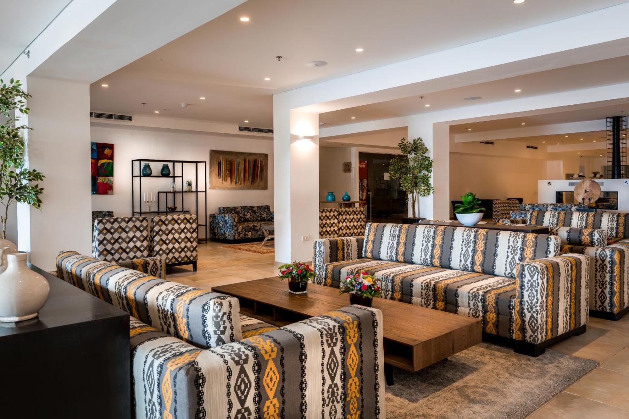 C Hotel Neve Ilan Kültér fotó