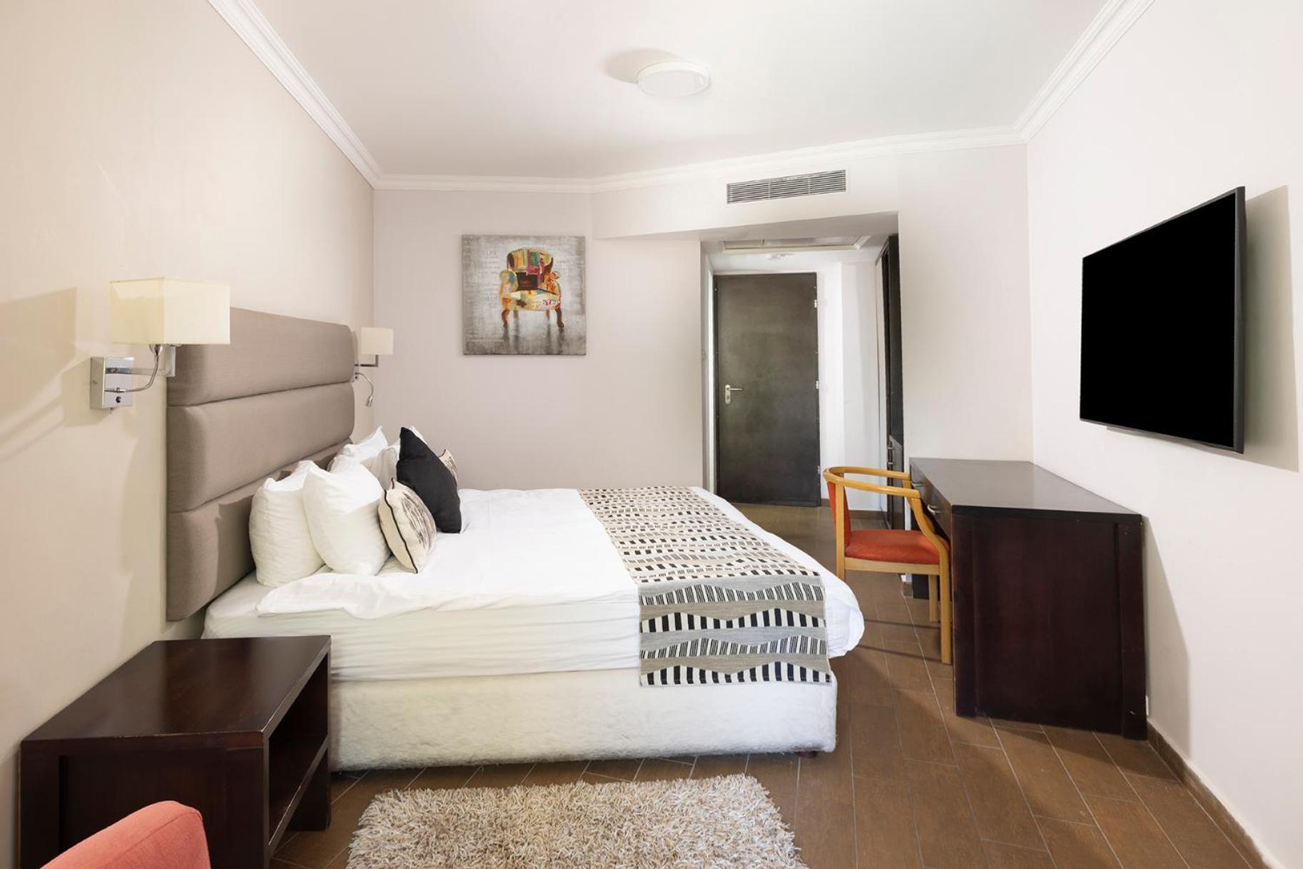 C Hotel Neve Ilan Kültér fotó