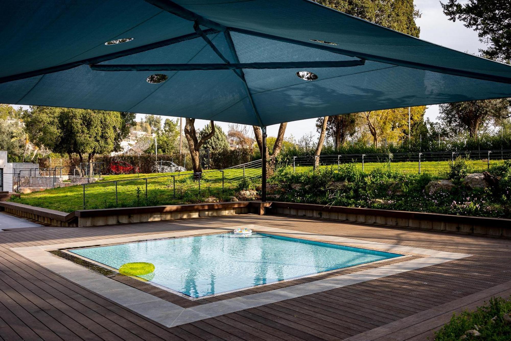 C Hotel Neve Ilan Kültér fotó