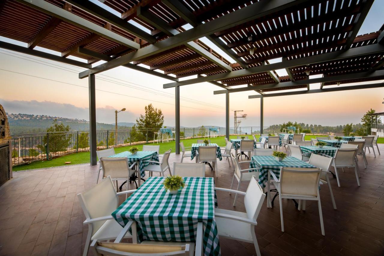 C Hotel Neve Ilan Kültér fotó