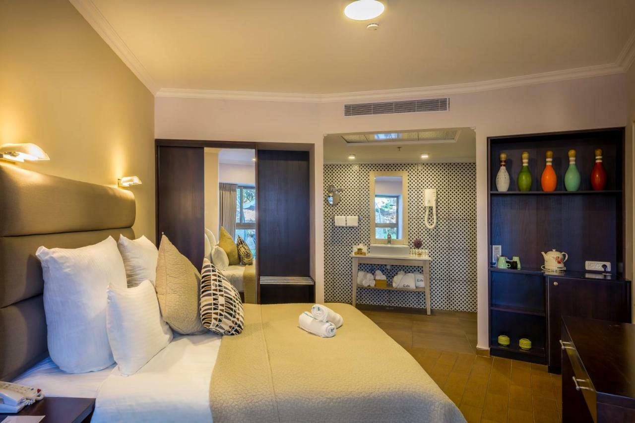 C Hotel Neve Ilan Kültér fotó